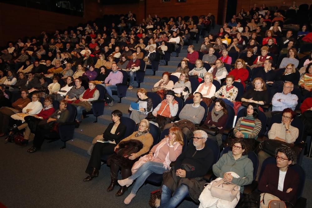 La conferencia de Urra reunió a gran número de asistentes // Alba Villar