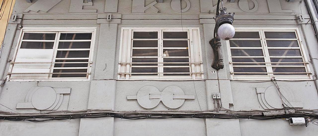 Fachada del Cine Metropol donde se aprecia el rótulo susceptible de ser protegido. | G.CABALLERO