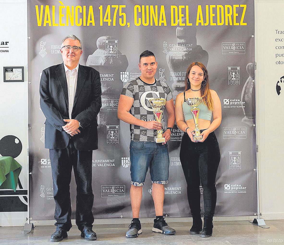 Marta García  y José Díaz , vencedores del V Torneo de Ajedrez por la Igualdad
