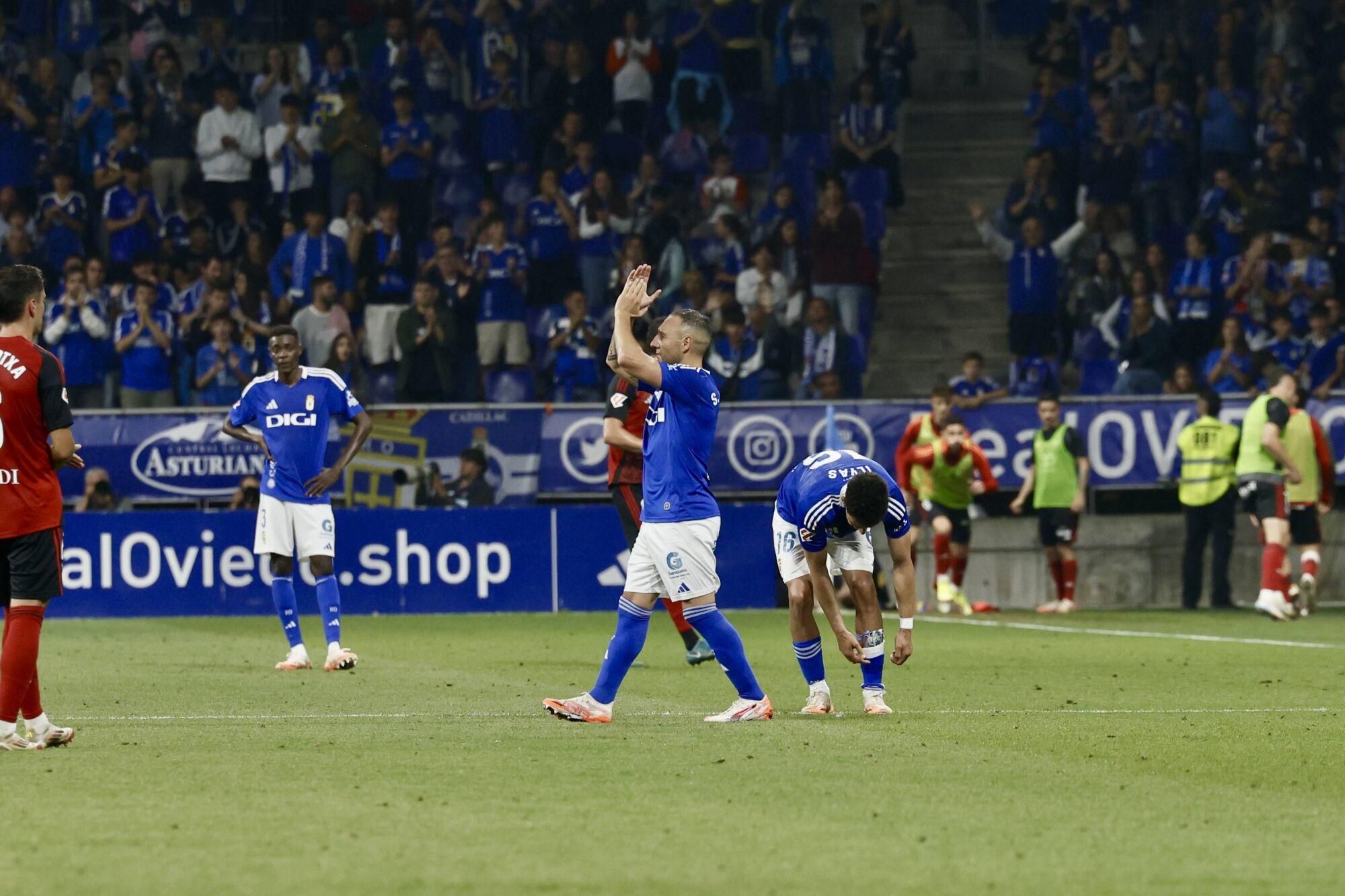 Así se vivió en el Carlos Tartiere la noche del ascenso del Oviedo a Primera División 24 años después