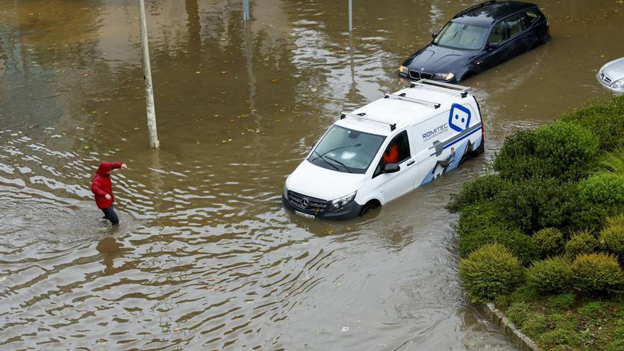 Celine azota Santiago: vuelos cancelados, caída de árboles y rotondas inundadas