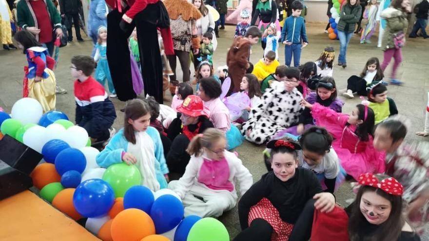 Carnaval en Galicia 2019 | Marín celebra su entroido infantil