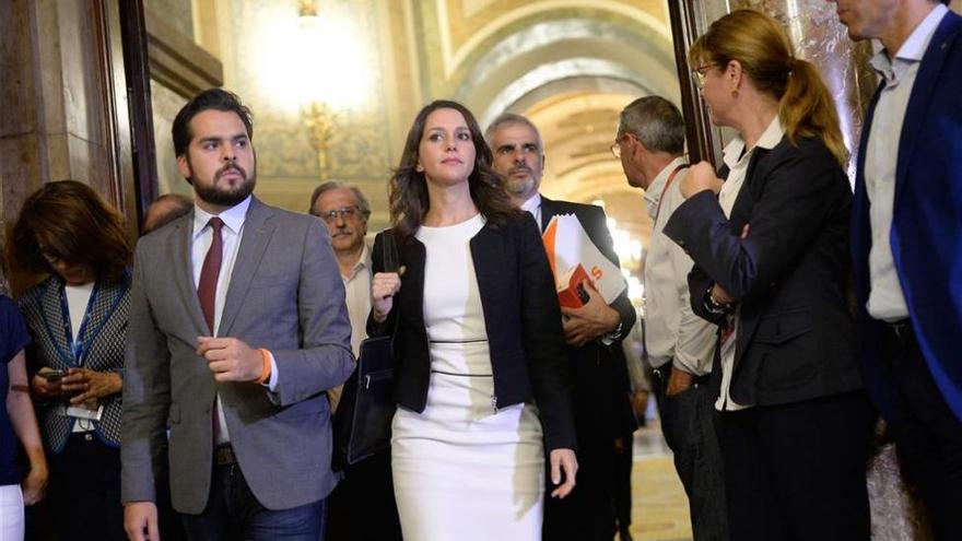 Arrimadas: &quot;La independencia a plazos sigue siendo un golpe a la democracia&quot;