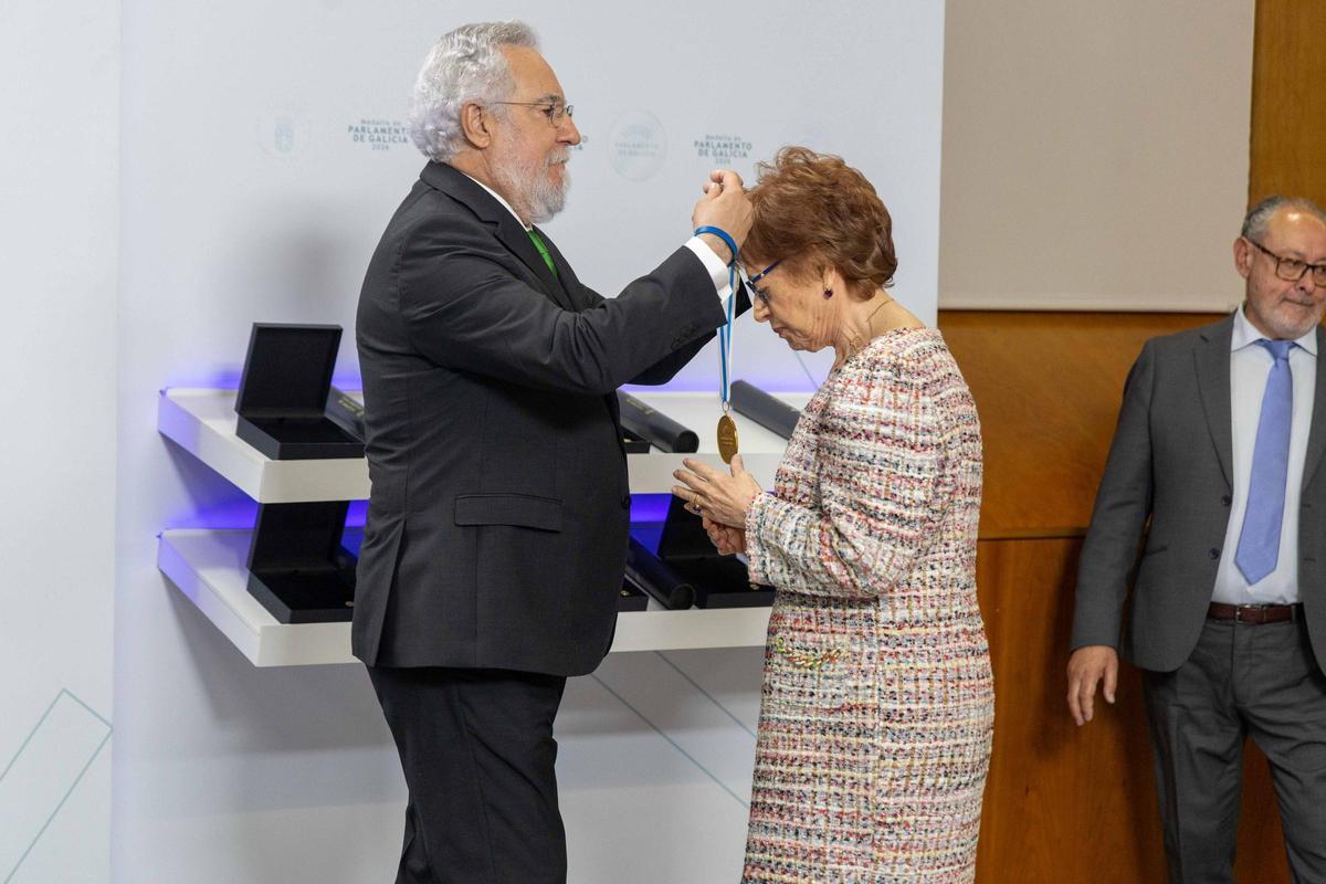 El Parlamento de Galicia reconoce el trabajo de las mujeres que lucharon por la igualdad El Parlamento de Galicia reconoce el trabajo de las mujeres que lucharon por la igualdad