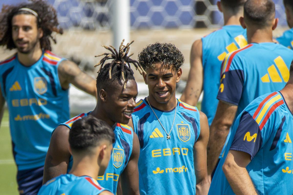 Nico Williams y Lamine Yamal, durante un entrenamiento del Mundial.