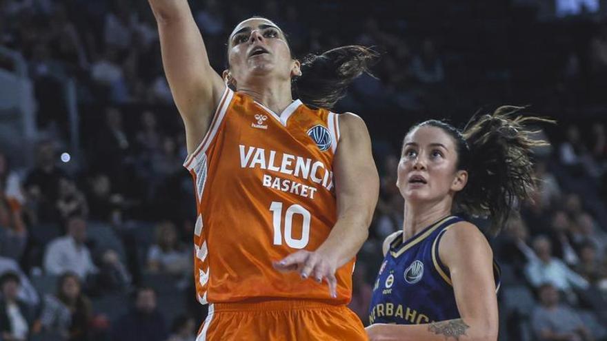 Valencia Basket inicia la pretemporada con solo cuatro jugadoras del primer equipo