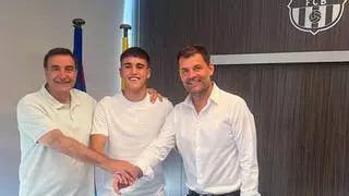 Pau Cubarsí firma su continuidad en el Juvenil del FC Barcelona