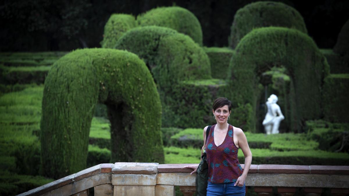 Marta Carnicero posa en el parque del Laberint d'Horta.
