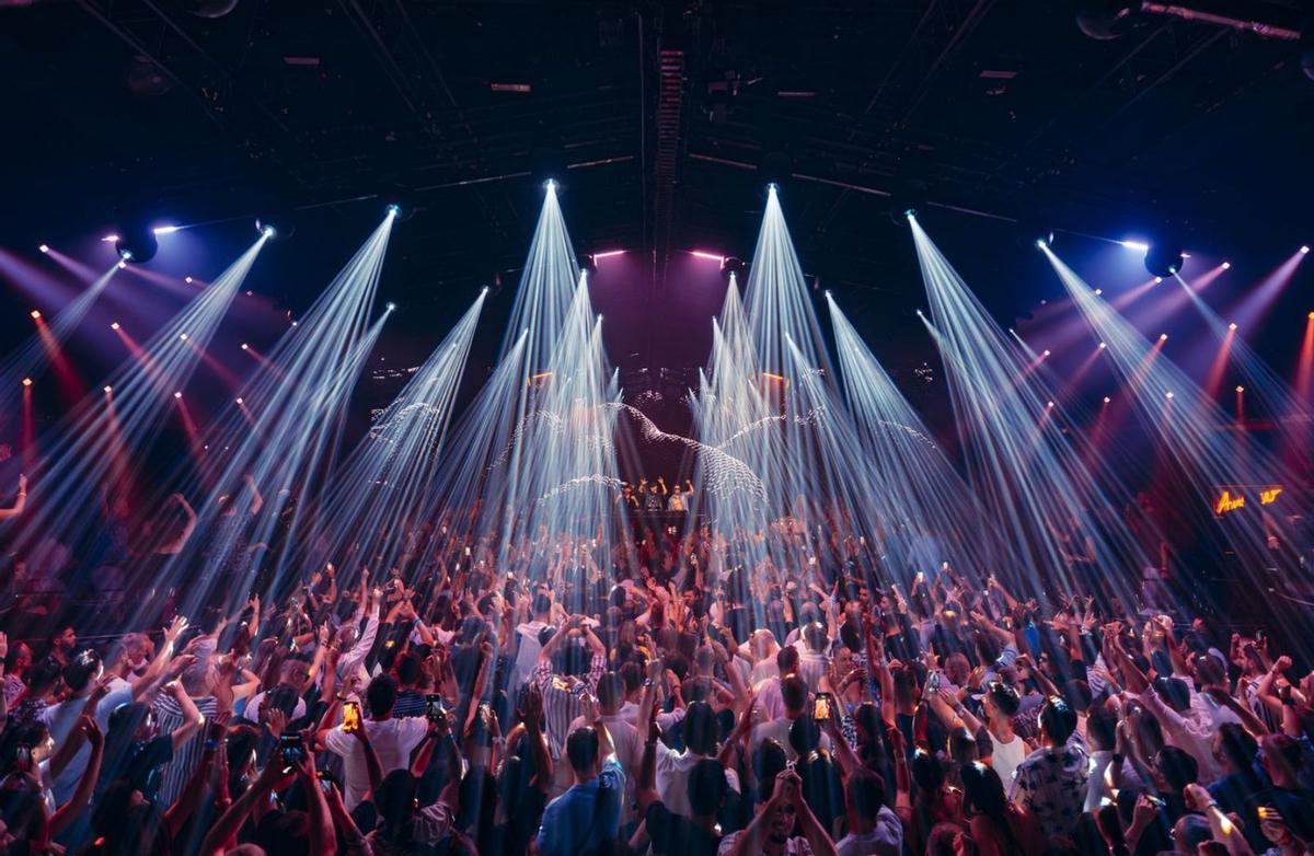 Meduza y James Hype al frente de Hï Ibiza durante la fiesta Our House. | HÏ IBIZA