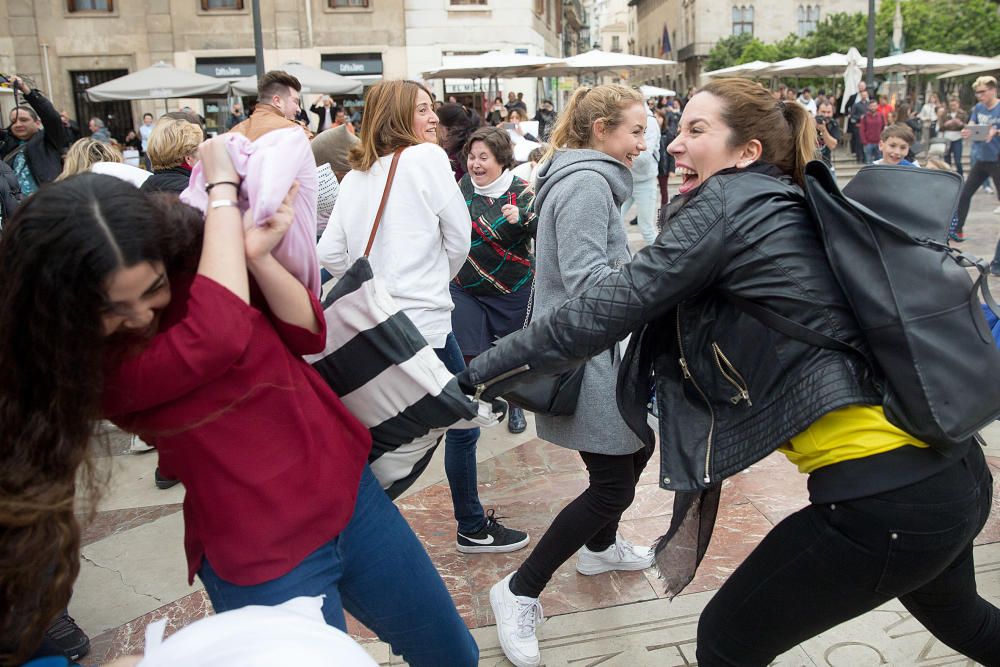 Guerra de almohadas en València