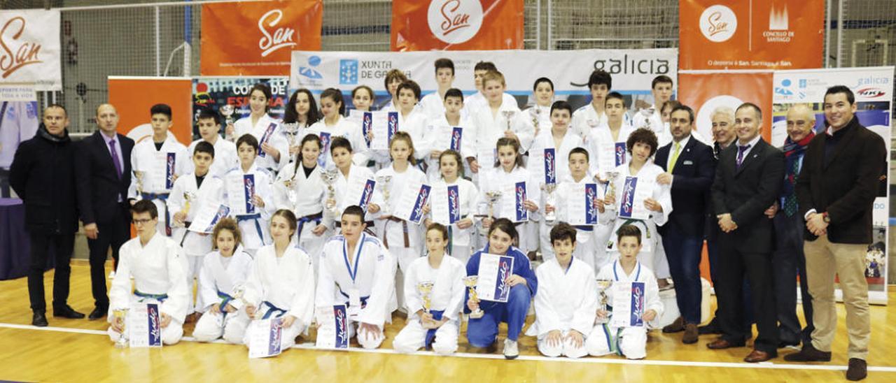 Los que ganaron alguna medalla en la Copa de España infantil. FdV