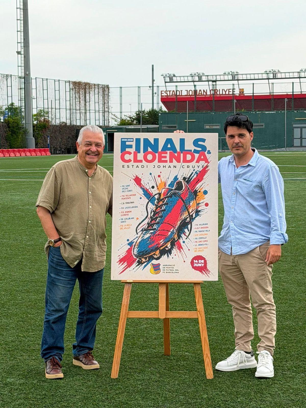 Ferran Marínez con el cartel de las Finales