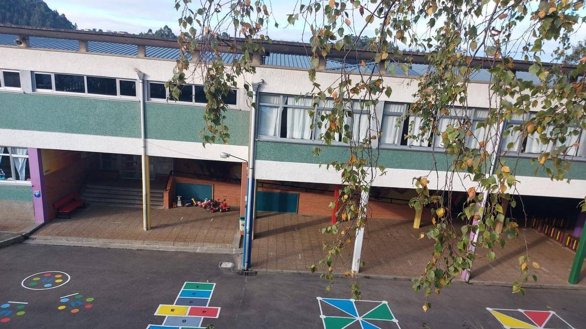 Vista del colegio Jovellanos desde La Galea.