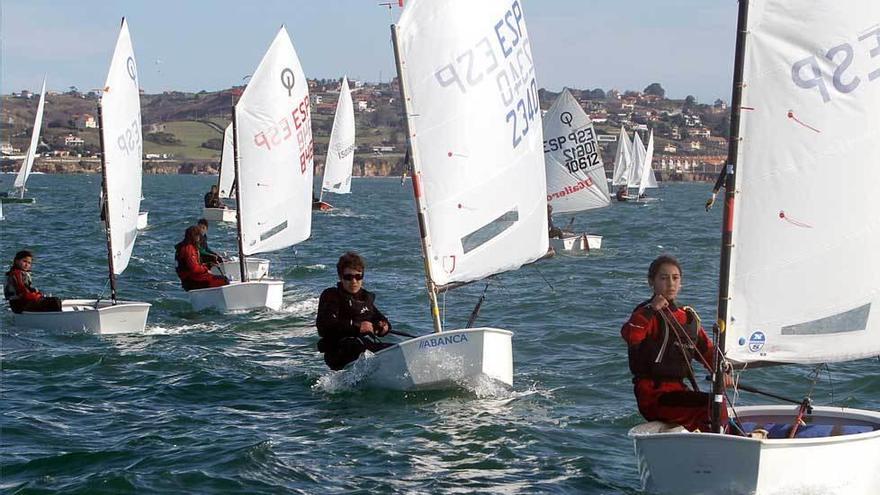 Participantes en la Copa de Asturias de optimist.