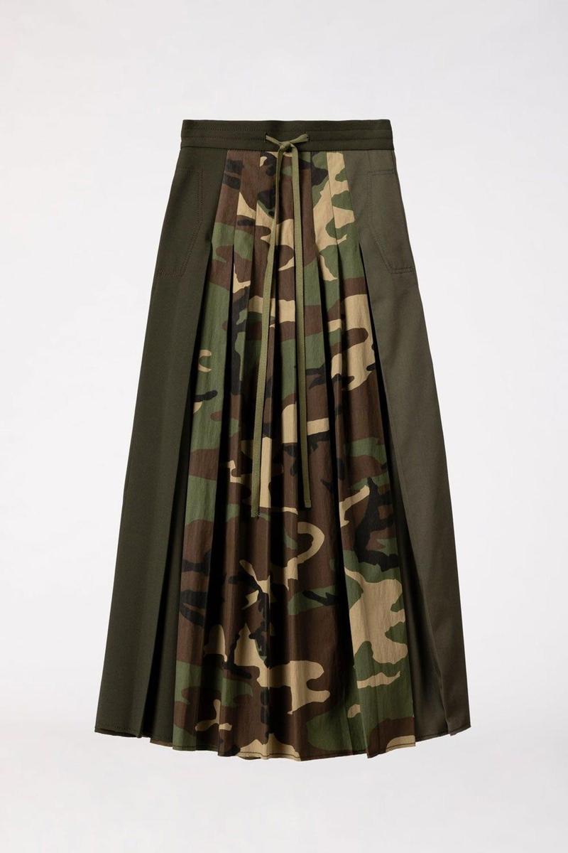 Falda plisada de Zara SRPLS. (Precio: 69,95 euros)