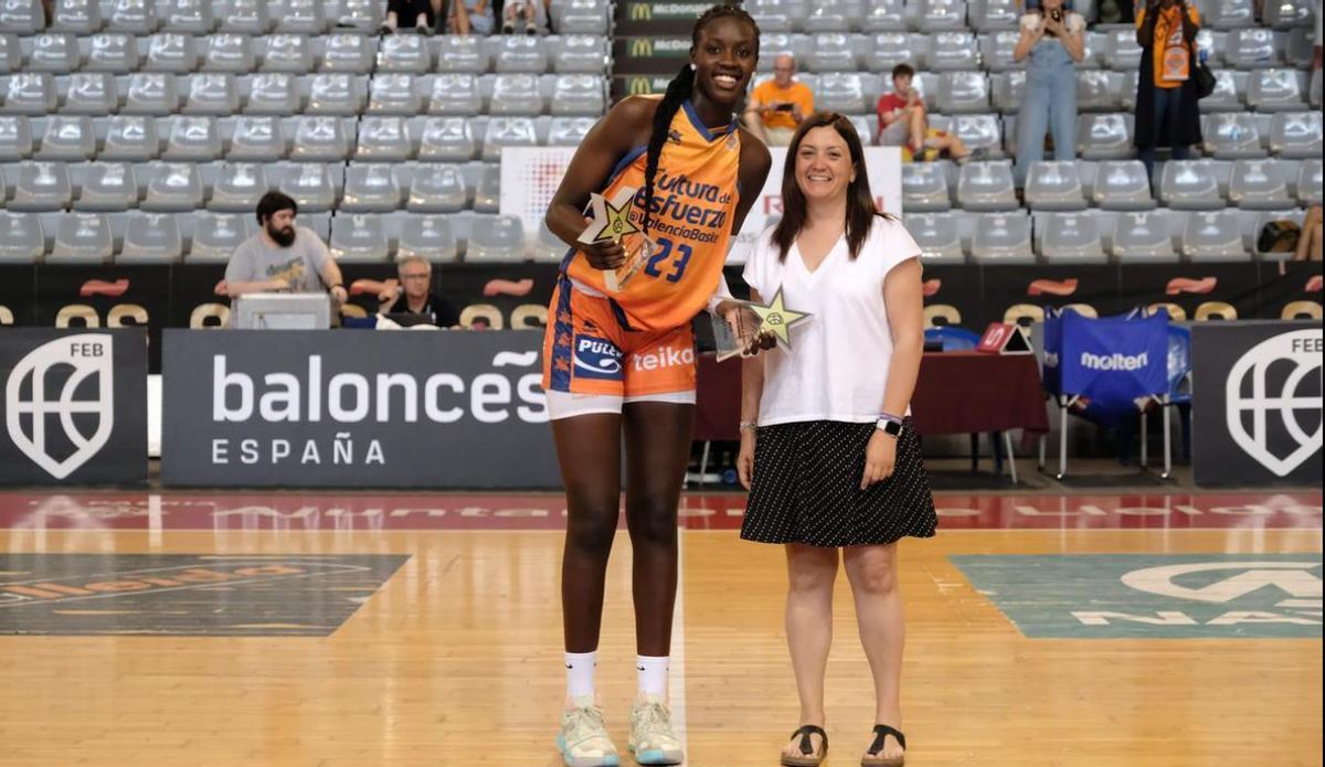 Awa Fam conquistó dos campeonatos de España Cadete con el Valencia Basket