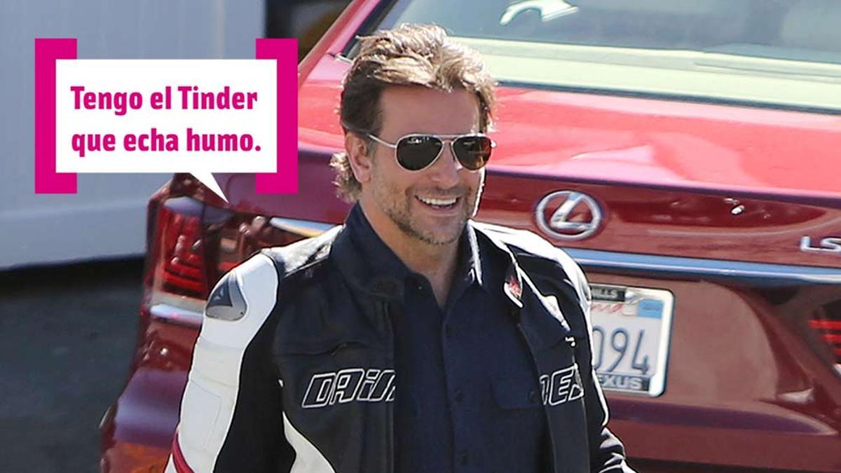 Bradley Cooper caminando por Brentwood