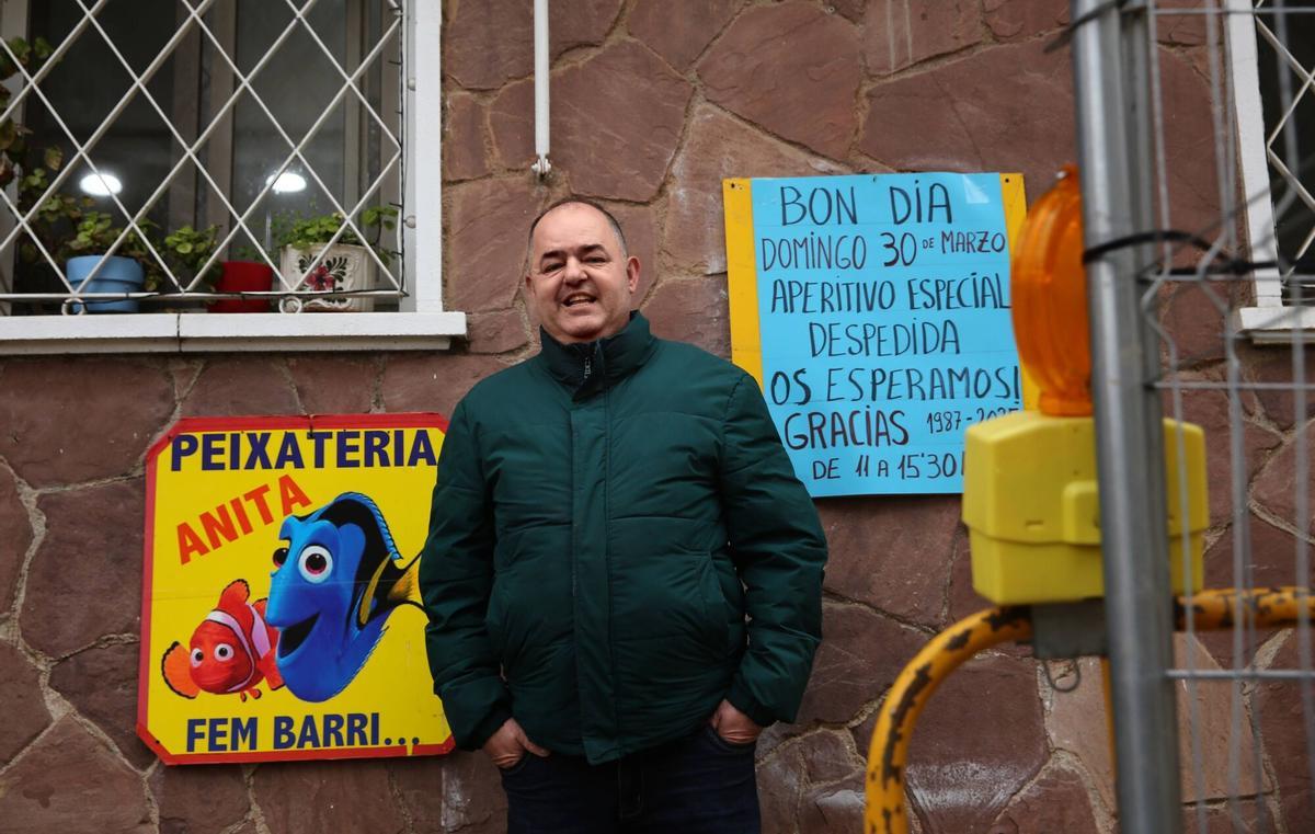 Cierra la 'Peixateria Anita' del barrio de Congrés tras más de siete décadas