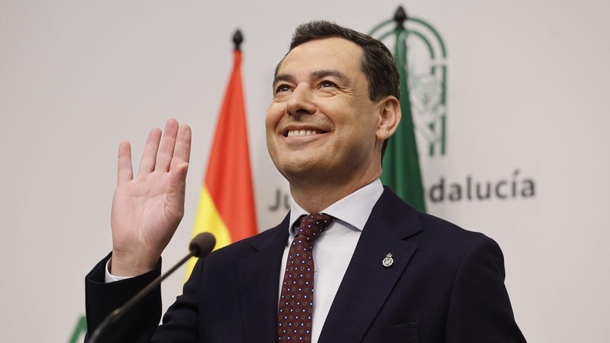 Juanma Moreno durante la presentación de su nuevo gobierno