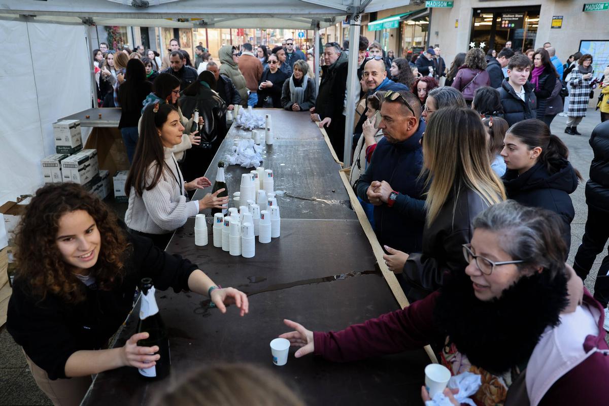 Las fotos de las campanadas anticipadas en Vilagarcía 2025 Las fotos de las campanadas anticipadas en Vilagarcía 2025