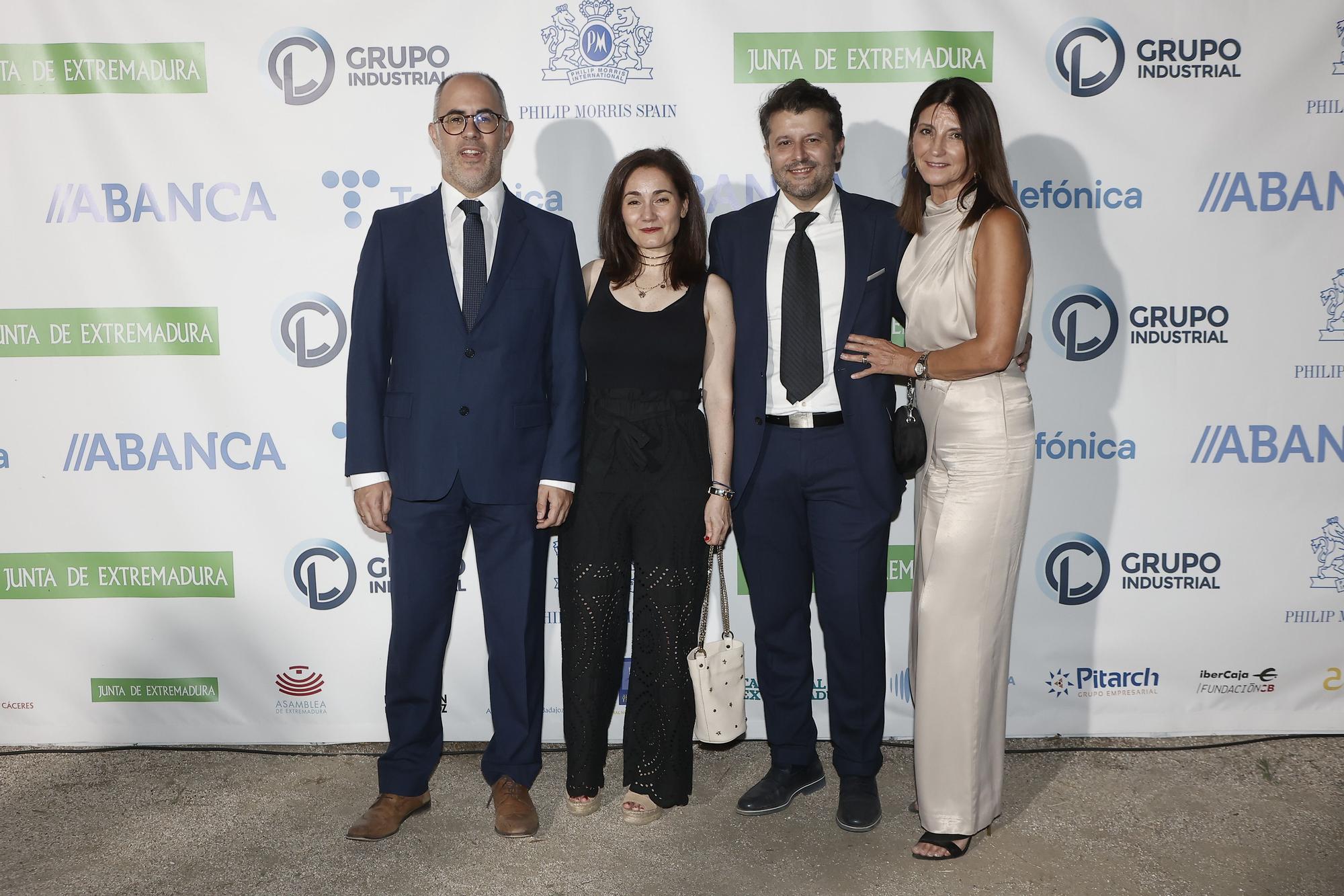 FOTOGALERÍA | Los invitados de los Premios Empresario del Año posan para El Periódico Extremadura