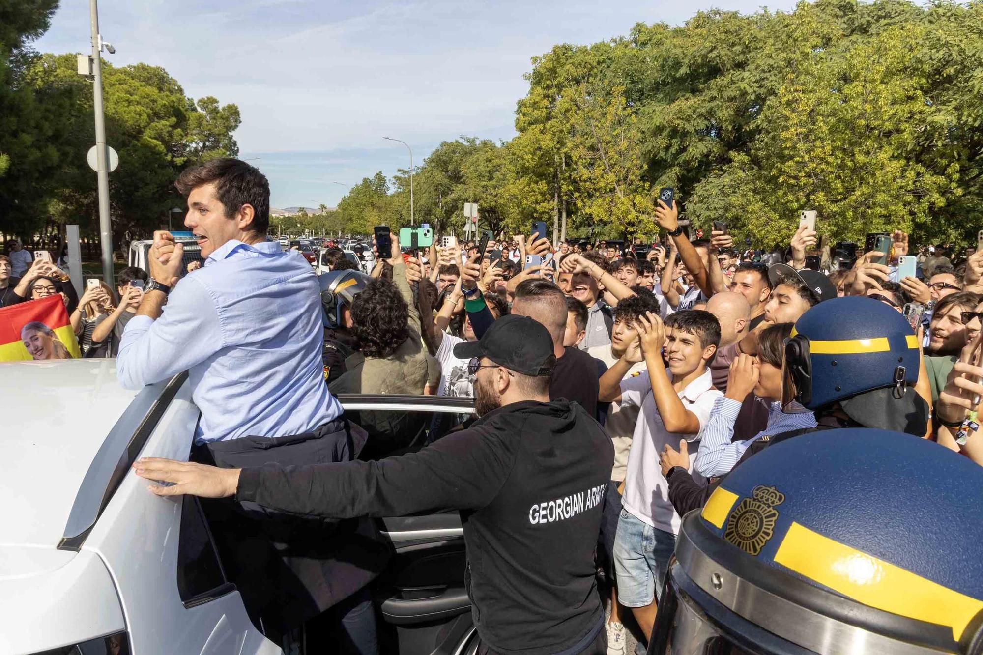 Tensión en la Universidad de Alicante por la visita de Vito Quiles