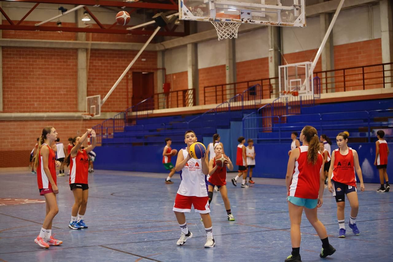 El campus de baloncesto Alley Oop en imágenes