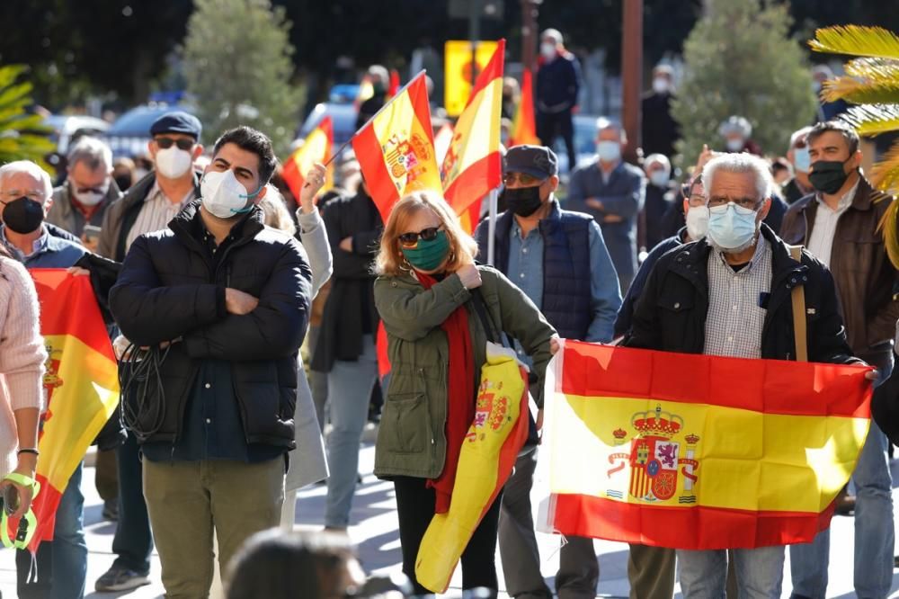 Más de un centenar de personas arropa a Vox en Murcia un acto en defensa de la Constitución