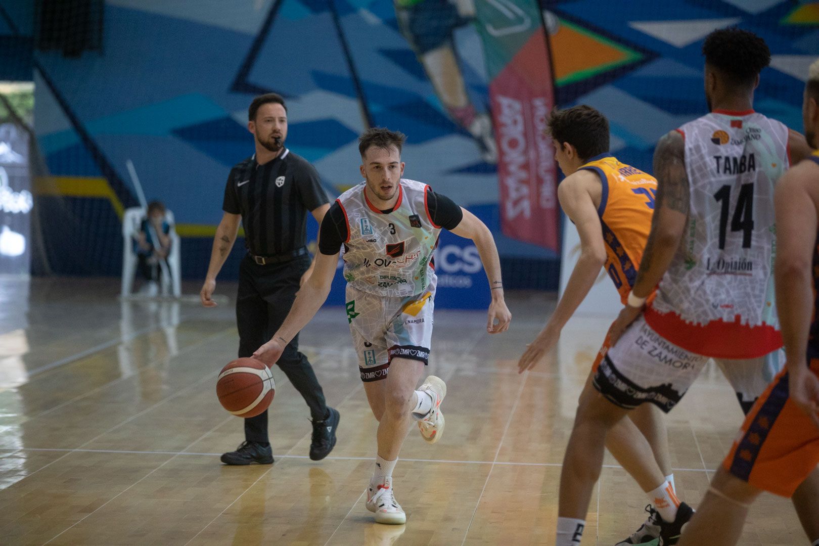 GALERÍA | Las mejores imágenes del partido de baloncesto entre el Zamora Enamora y el Valencia Basket "B"