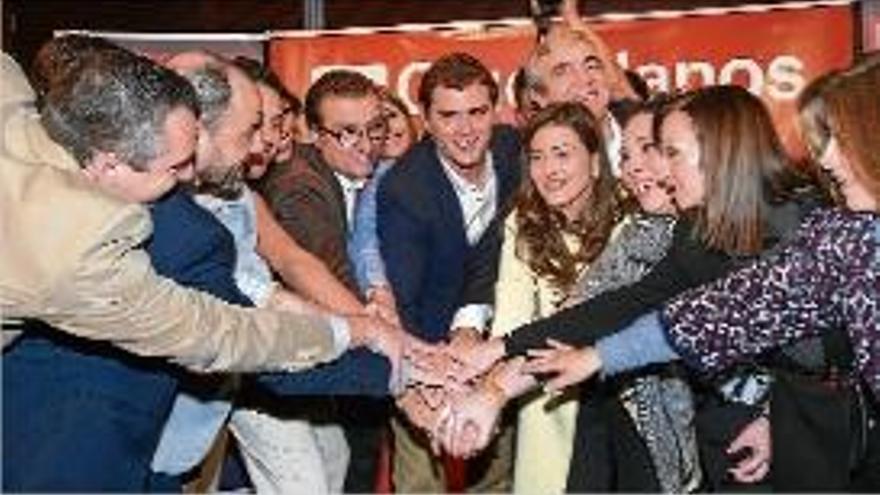 Rivera, amb els candidats i representants del partit a Múrcia.