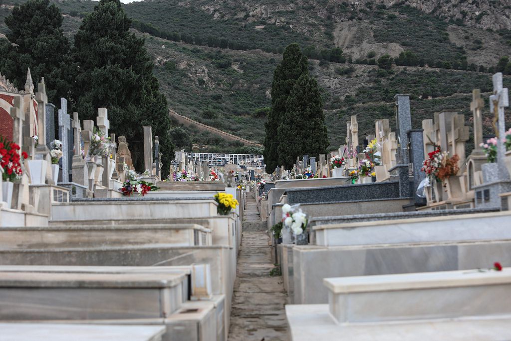 Cementerio de Los Remedios de Cartagena en el Día de Todos los Santos