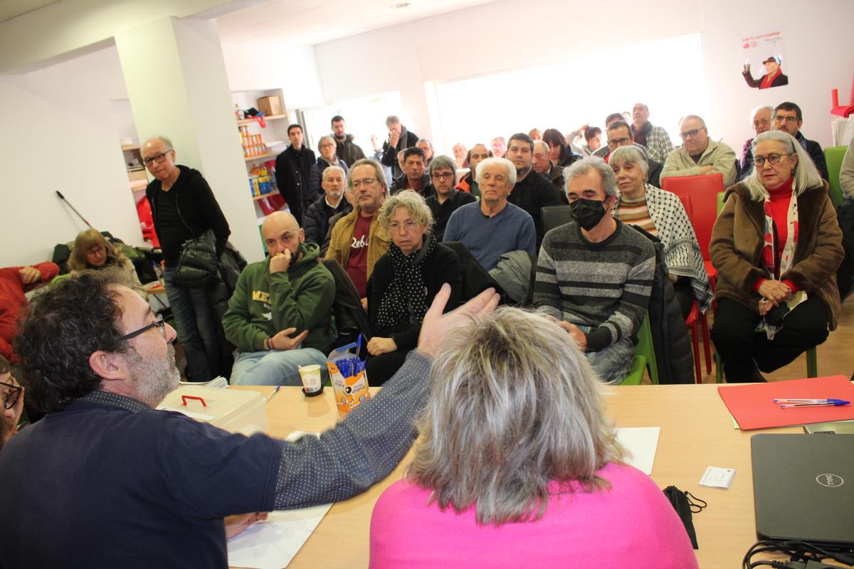 Asamblea de Izquierda Unida en la que se ha votado la candidatura de Francisco Guarido.