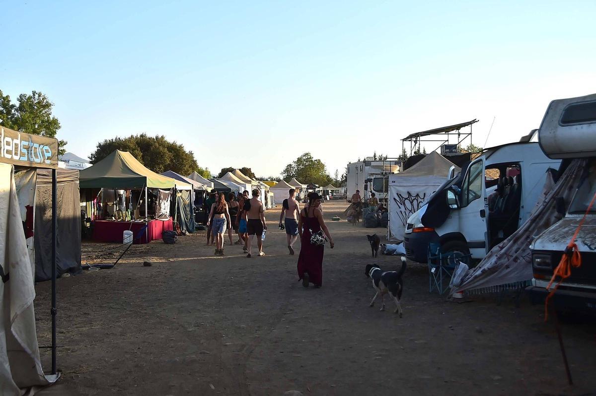 Galería | La rave ilegal de La Granja comienza a desalojarse de forma escalonada Galería | La rave ilegal de La Granja comienza a desalojarse de forma escalonada