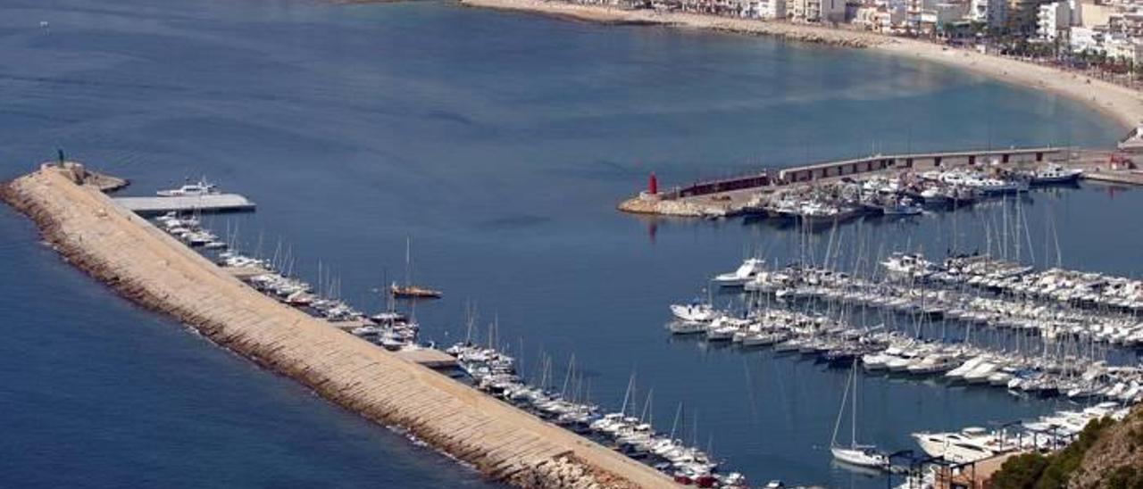 Constructoras ofrecen 500.000 euros a cada pesquero para que abandone el puerto