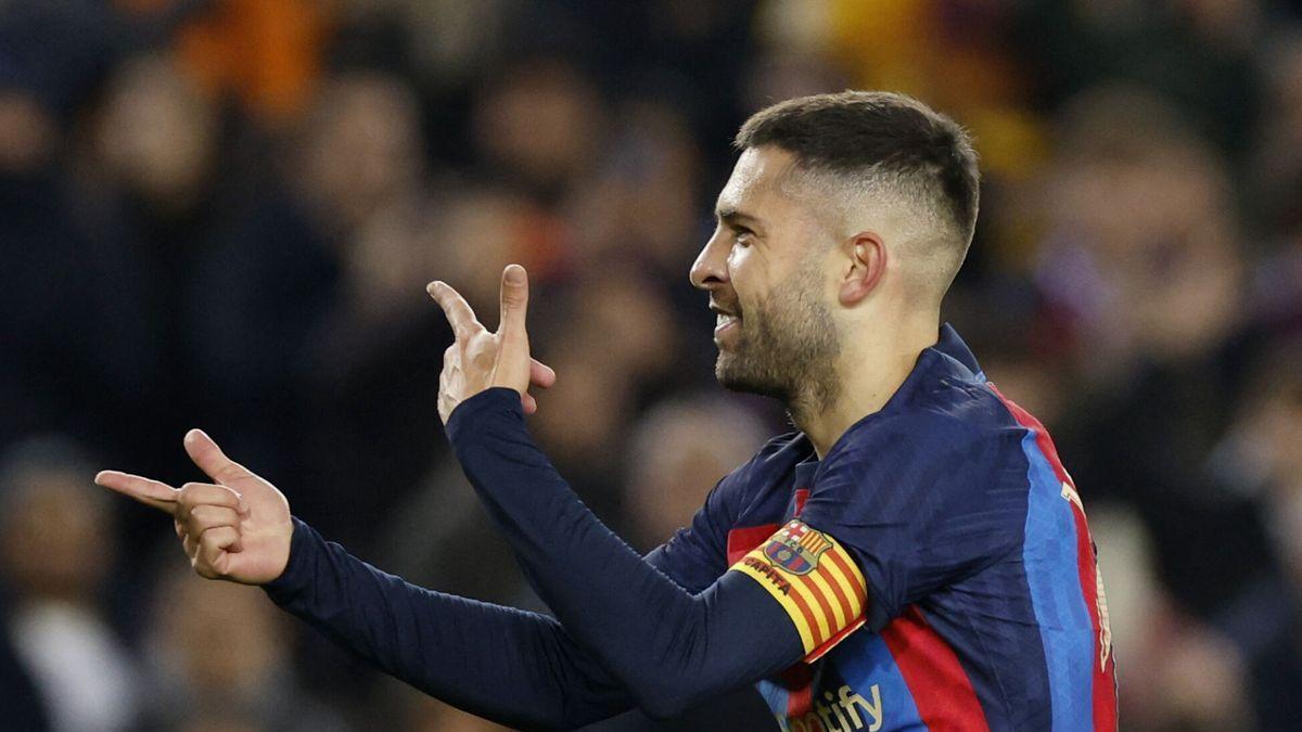 Jordi Alba celebra un gol con el Barça esta temporada.
