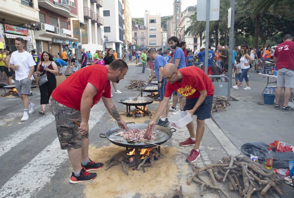 Fiestas de Sagunt. Las peñas en el tradicional concurso de paellas.