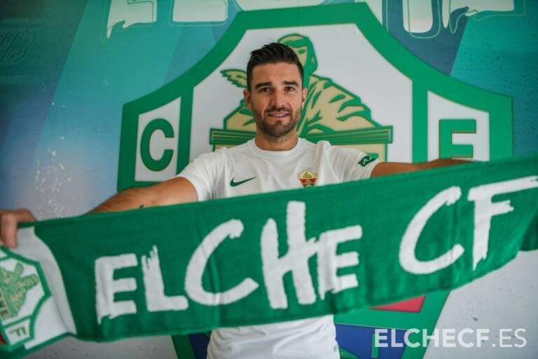 Barragán sigue rindiendo en el Elche CF.