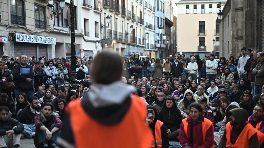 Zaragoza prepara una respuesta "en los barrios" a la crisis de la vivienda: "Mueren muchas personas de las que no nos sabemos el nombre por el negocio inmobiliario"