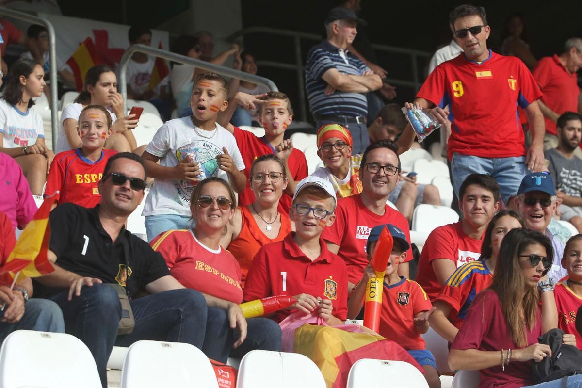 Aficionados en el encuentro de ‘La Rojita’