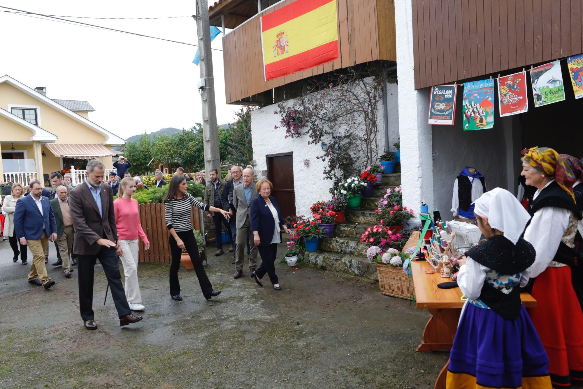 EN IMÁGENES: La Familia Real visita Cadavedo para hacer entrega del premio al Pueblo Ejemplar