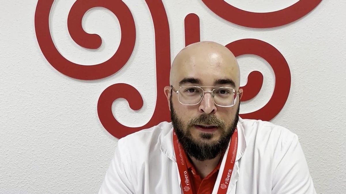 El doctor Bruno Áñez, del servicio de Urgencias de Ribera Povisa.