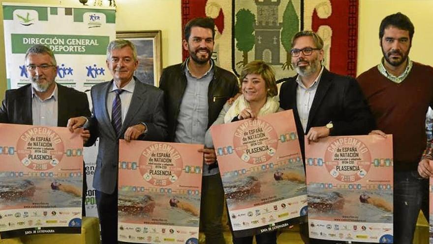 Plasencia espera a grandes promesas de la natación