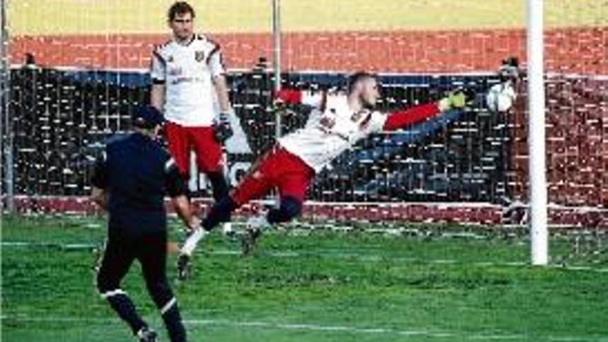 De Gea durant l&#039;entrenament d&#039;ahir al vespre de la selecció espanyola.