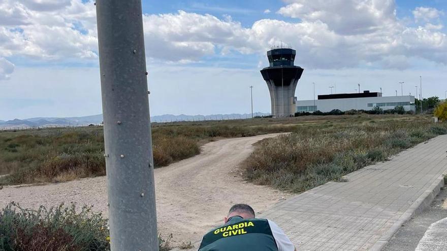 Roban cerca de tres kilómetros de cobre del aeropuerto de Corvera valorado en 280.000 euros