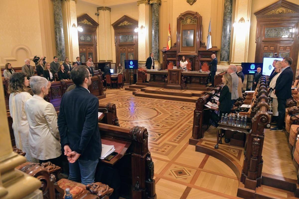 Recibió la aprobación inicial del pleno gracias a los votos favorables del PSOE y el BNG.