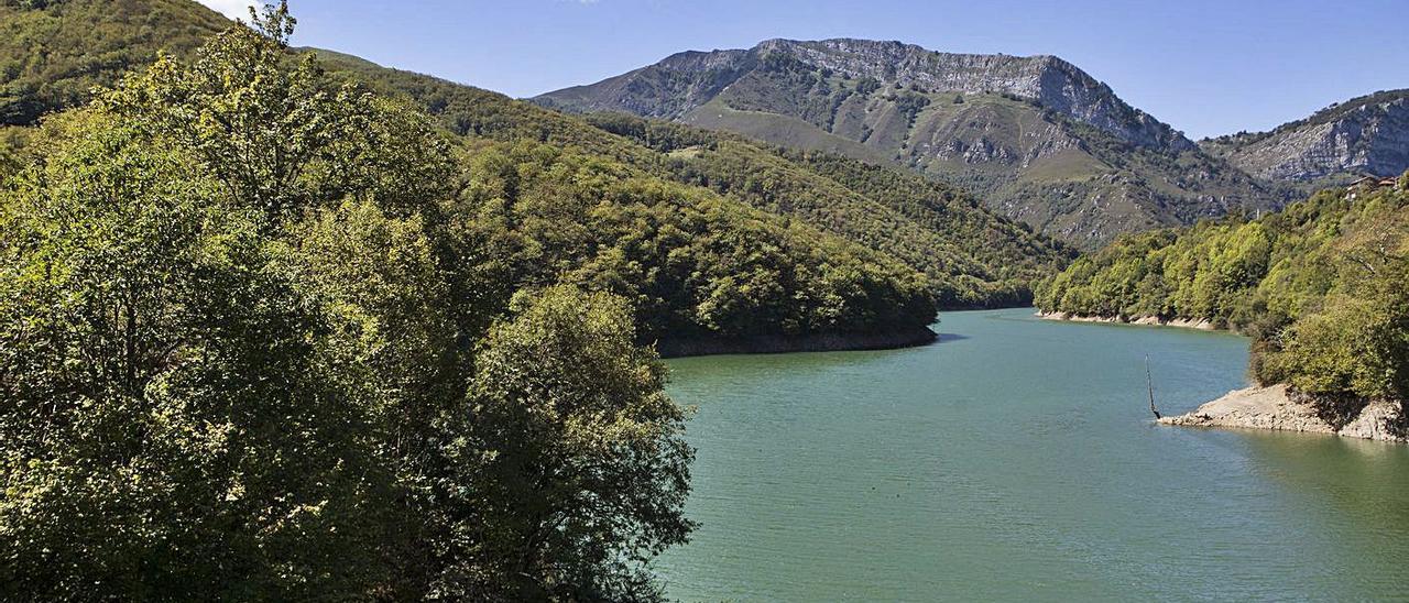 El pantano de Tanes, en una imagen de archivo. | Fernando Rodríguez