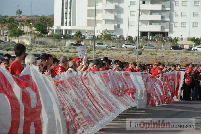 Tensión en la puerta de Nueva Condomina