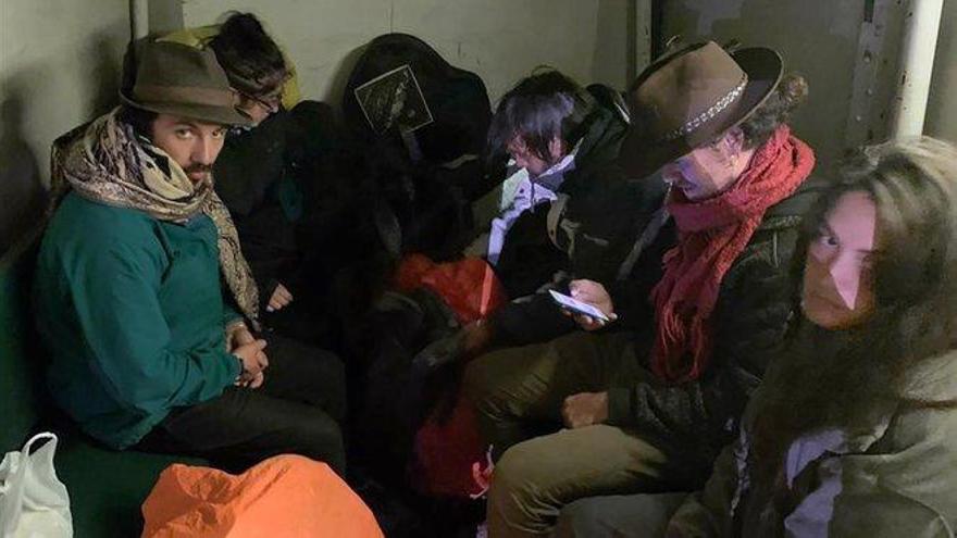 Perú deporta a cinco turistas y retiene a otro por causar daños y defecar en Machu Picchu