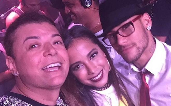 Neymar viajó a Brasil para acudir a la fiesta de cumpleaños de su hermana