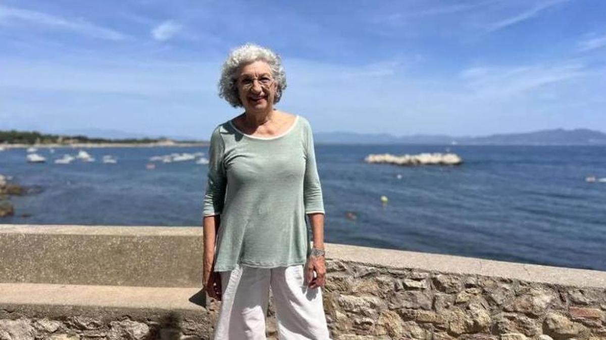 L'escriptora Mariona Masferrer a la seva Escala estimada, escenari que també va marcar la vida de la seva besàvia Màxima.